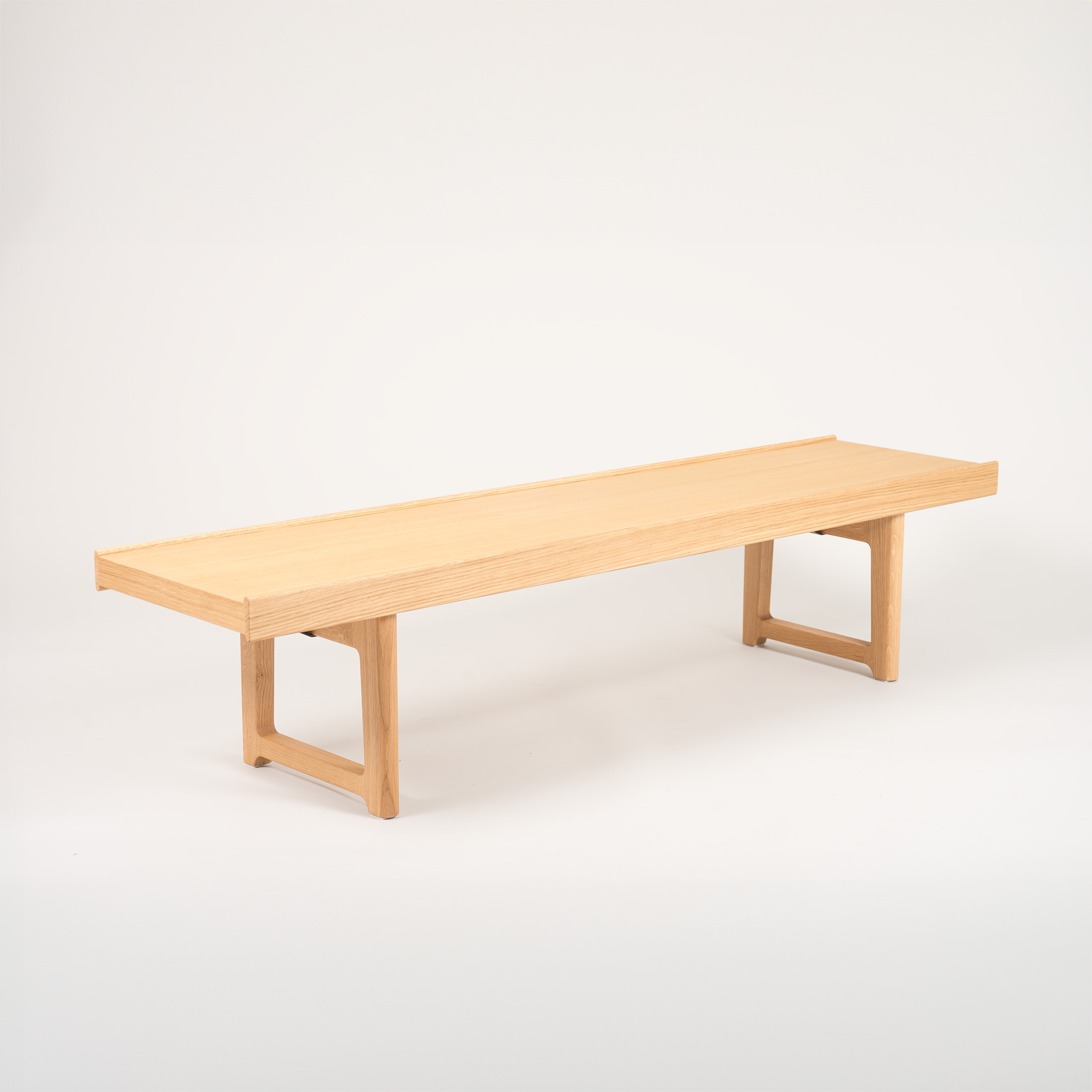 Krobo benk spesialutgave, oljet eik design T. Afdal