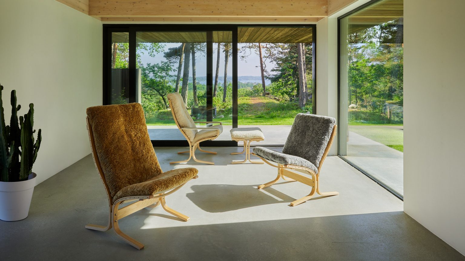 Siesta Ovis Fotskammel, design Ingmar Relling