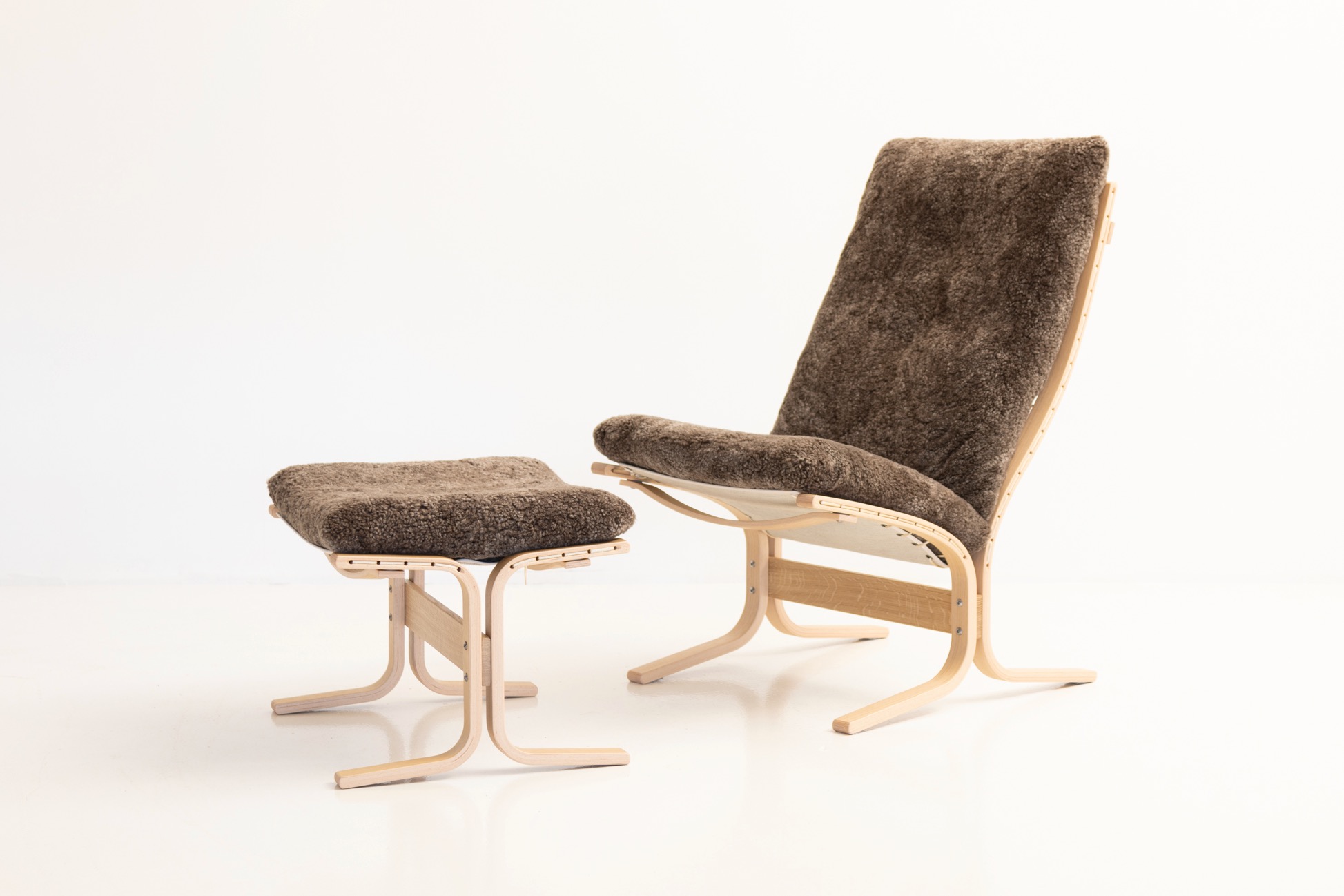 Siesta Ovis Fotskammel, design Ingmar Relling
