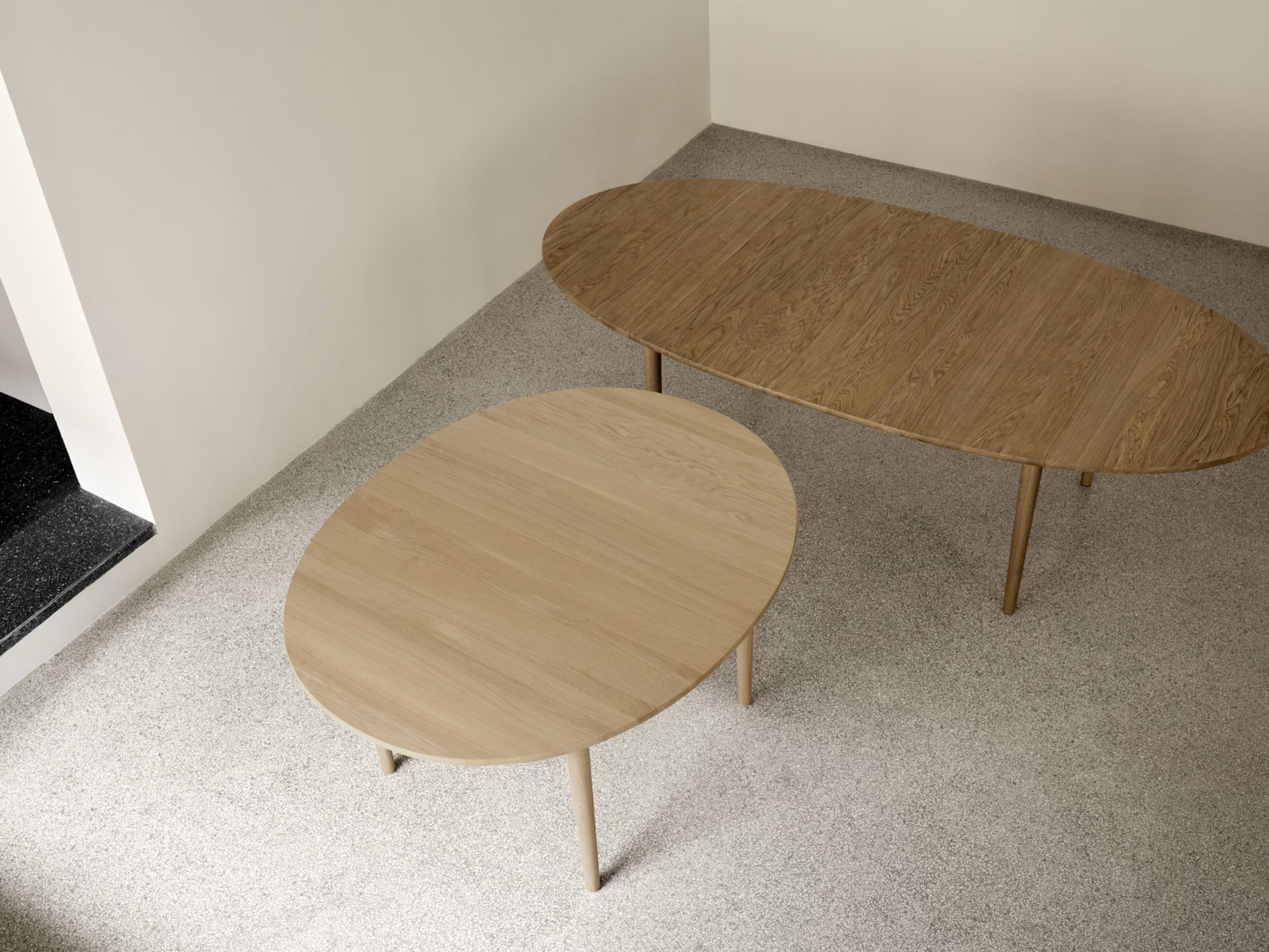 Hans J. Wegner - CH339 dining table